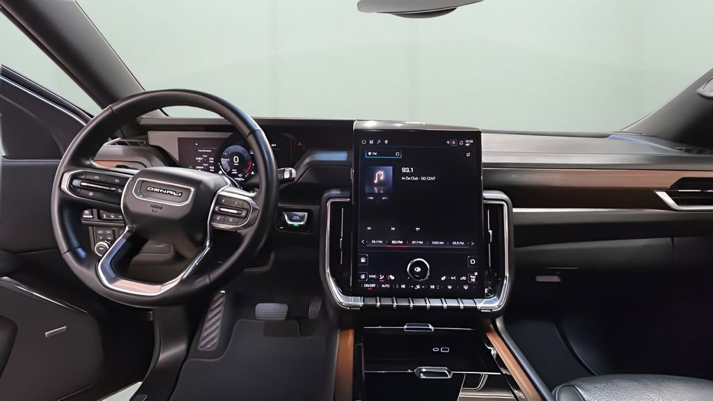 Used 2025 GMC Yukon Denali image 18