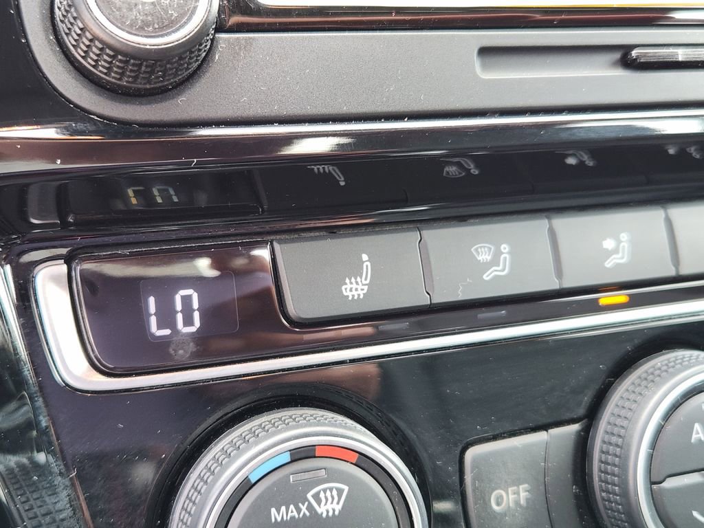 Used 2015 Volkswagen Jetta GLI SE image 24