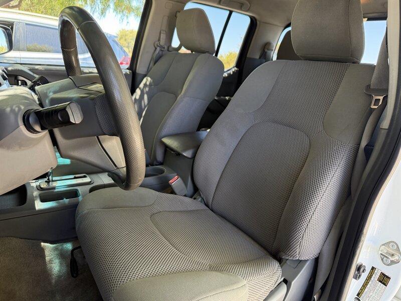 Used 2018 Nissan Frontier SV RWD image 13