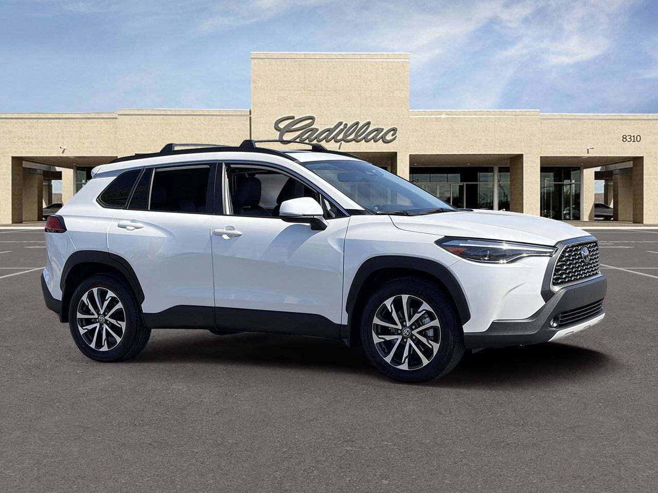 Used 2024 Toyota Corolla Cross XLE w/ Convenience Package image 3