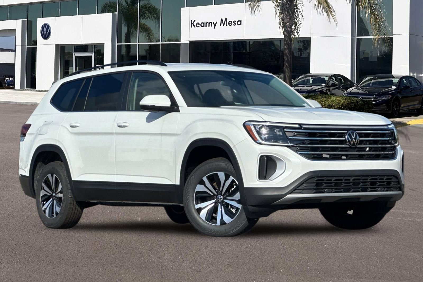New 2026 Volkswagen Atlas SE FWD image 2