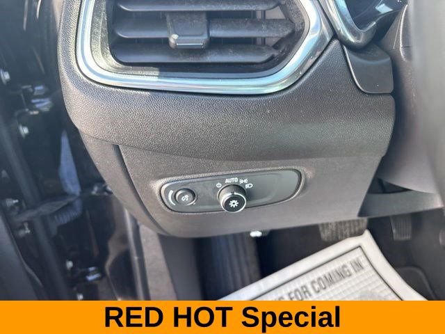 Used 2023 Chevrolet Equinox LT w/ Driver Convenience Package image 19