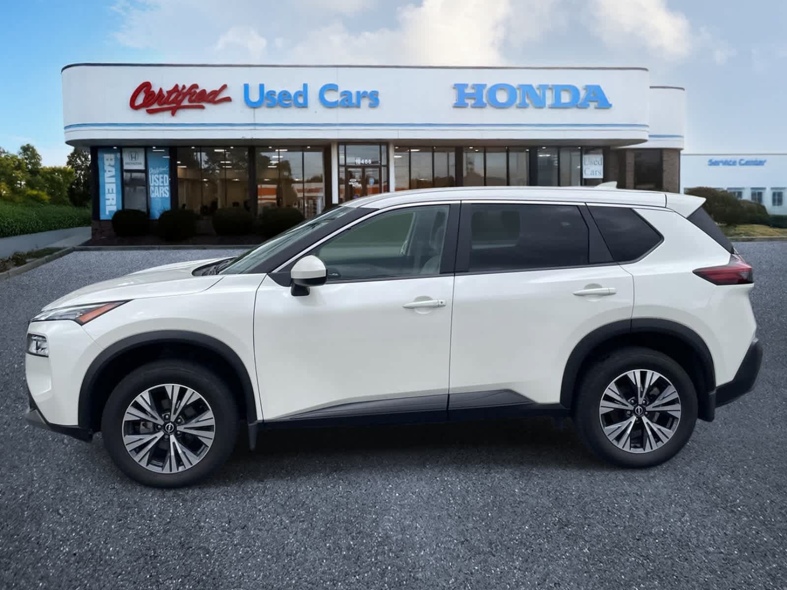 Used 2023 Nissan Rogue SV AWD/4WD image 2