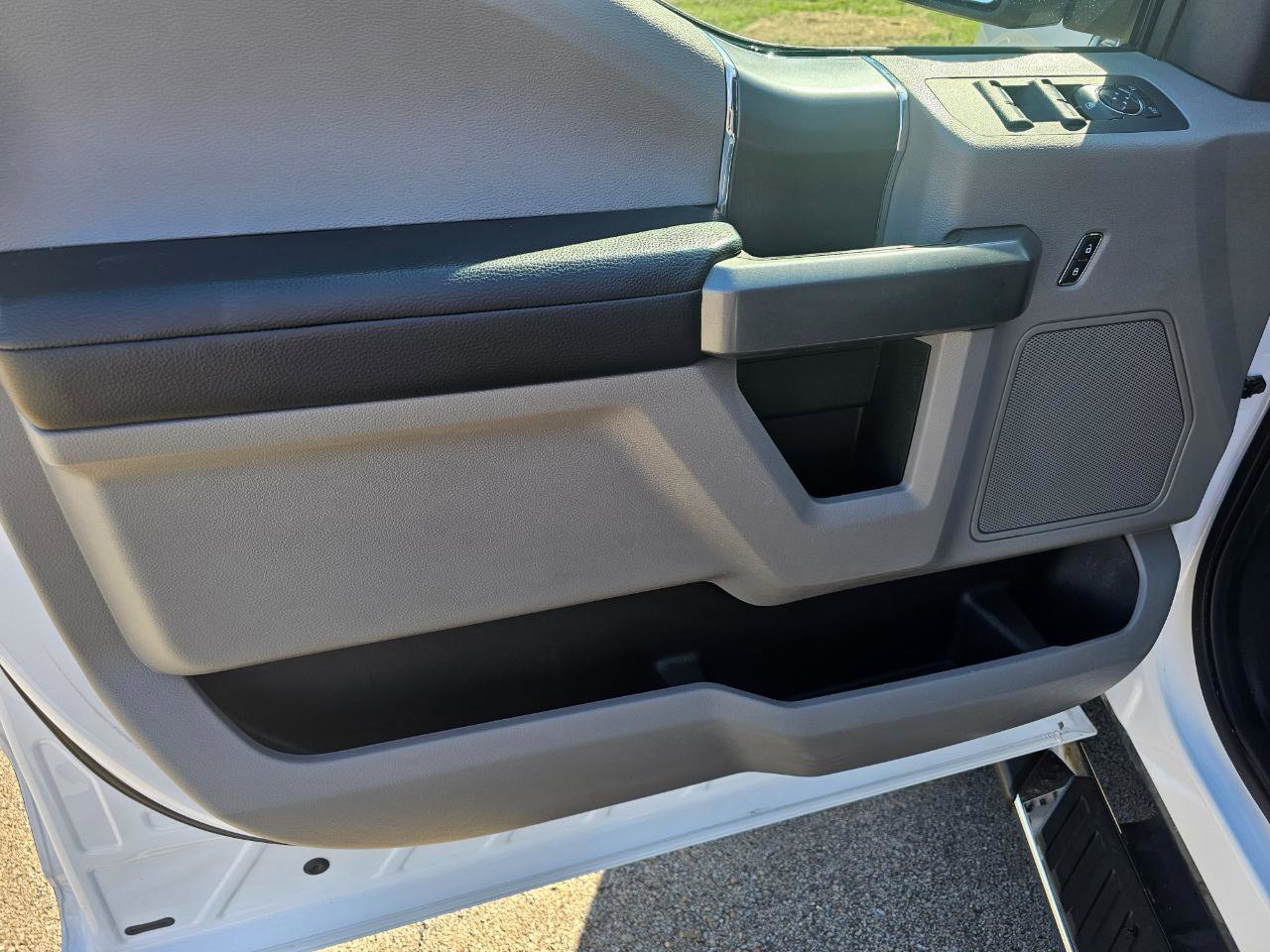 Used 2016 Ford F150 XLT w/ Equipment Group 301A Mid image 25