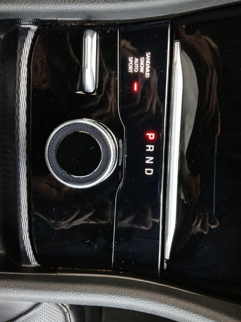 Used 2024 Jeep Grand Cherokee L Limited w/ Luxury Tech Group II image 24