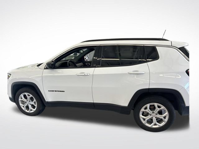 Used 2024 Jeep Compass Latitude AWD/4WD image 18