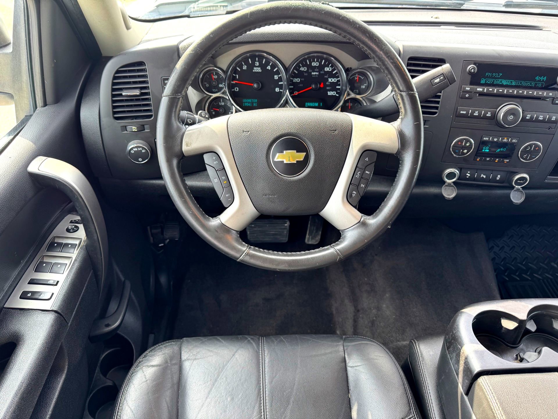Used 2014 Chevrolet Silverado 2500 LT w/ Z71 Appearance Package AWD/4WD image 21