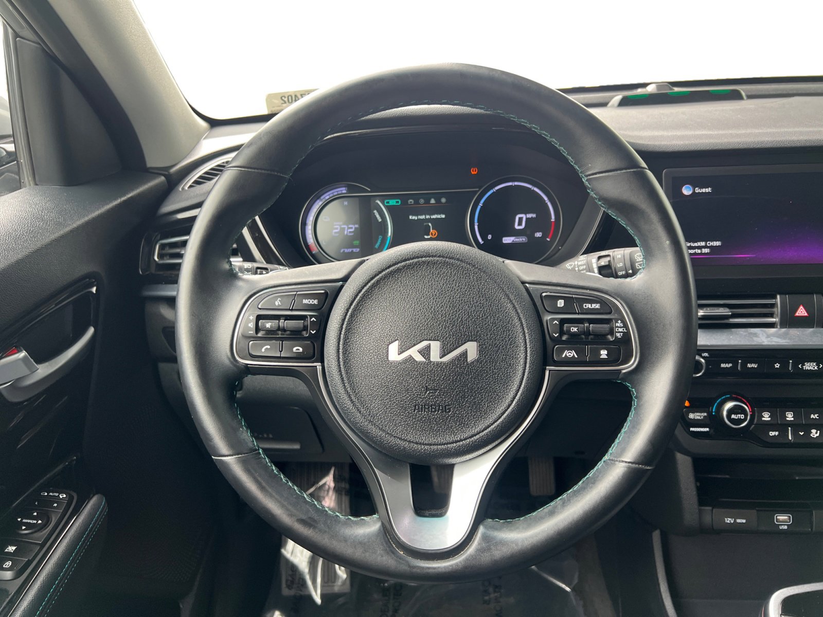 Used 2022 Kia Niro EX Premium image 12