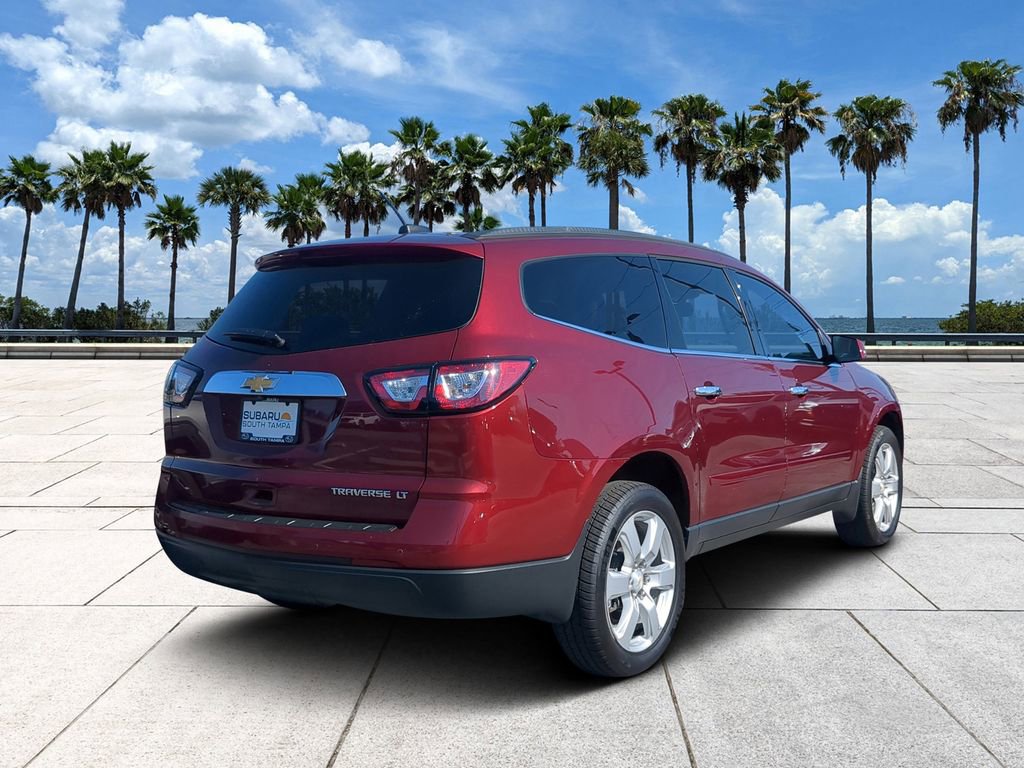 Used 2016 Chevrolet Traverse LT w/ Style and Technology Package FWD image 4