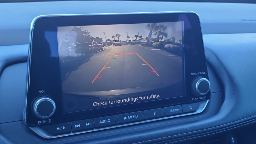 Used 2022 Nissan Rogue S FWD image 18