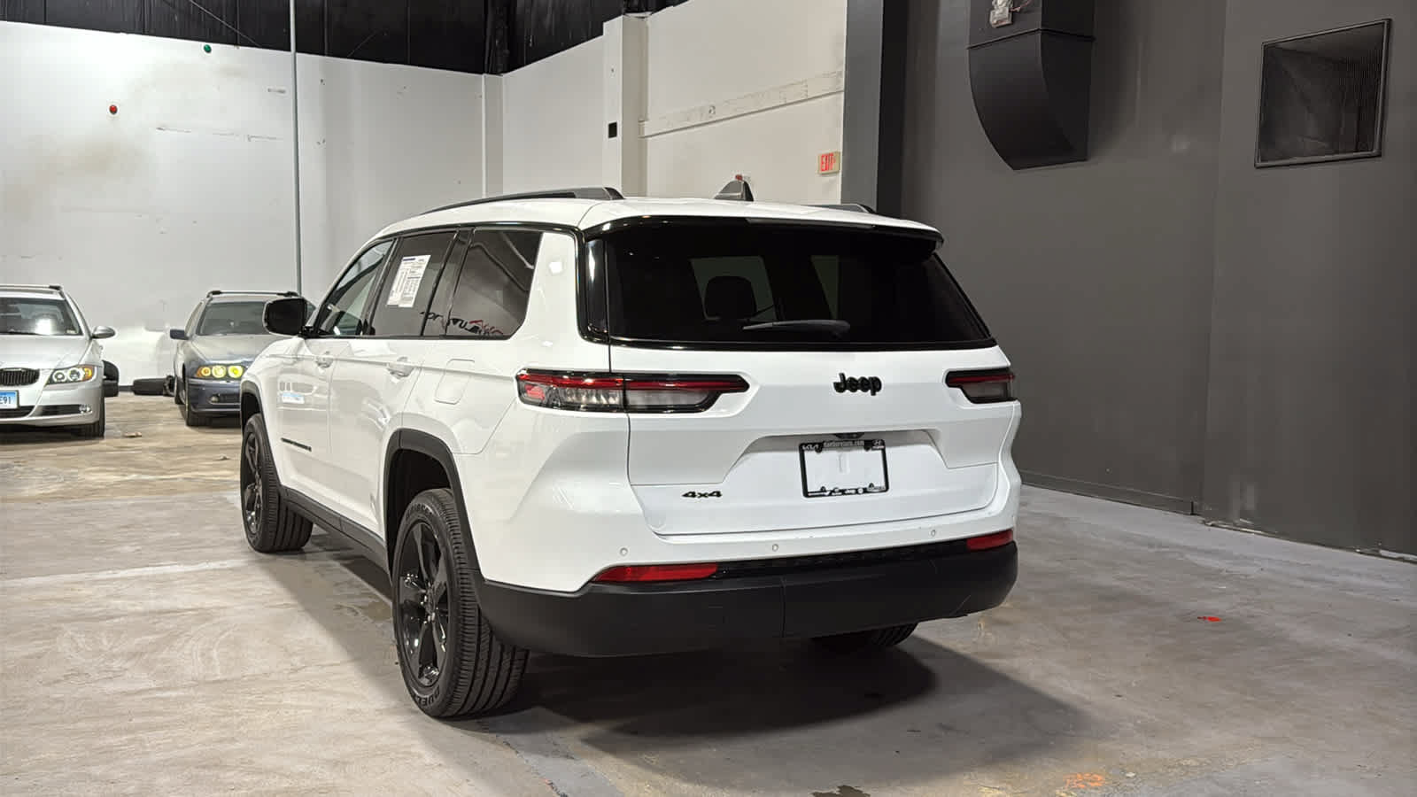 Used 2023 Jeep Grand Cherokee L Laredo AWD/4WD image 6