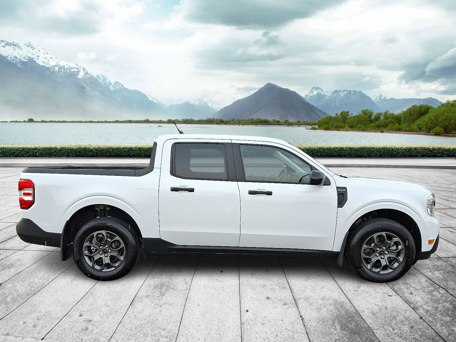 Certified 2024 Ford Maverick XLT w/ XLT Luxury Package image 7