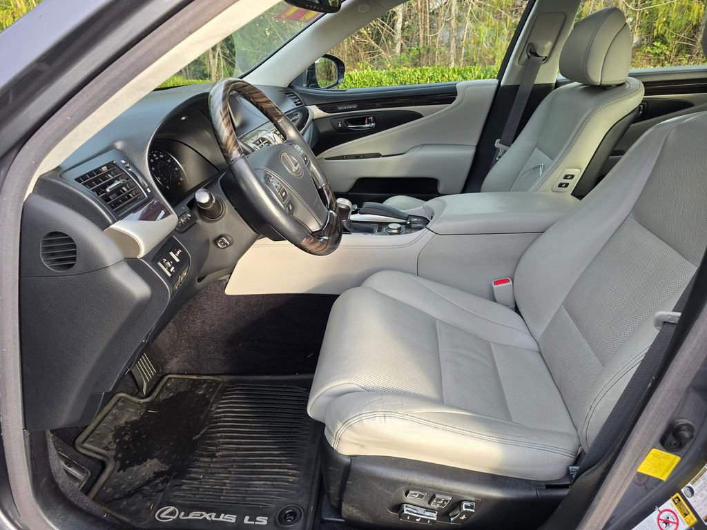 Used 2014 Lexus LS 460 image 11