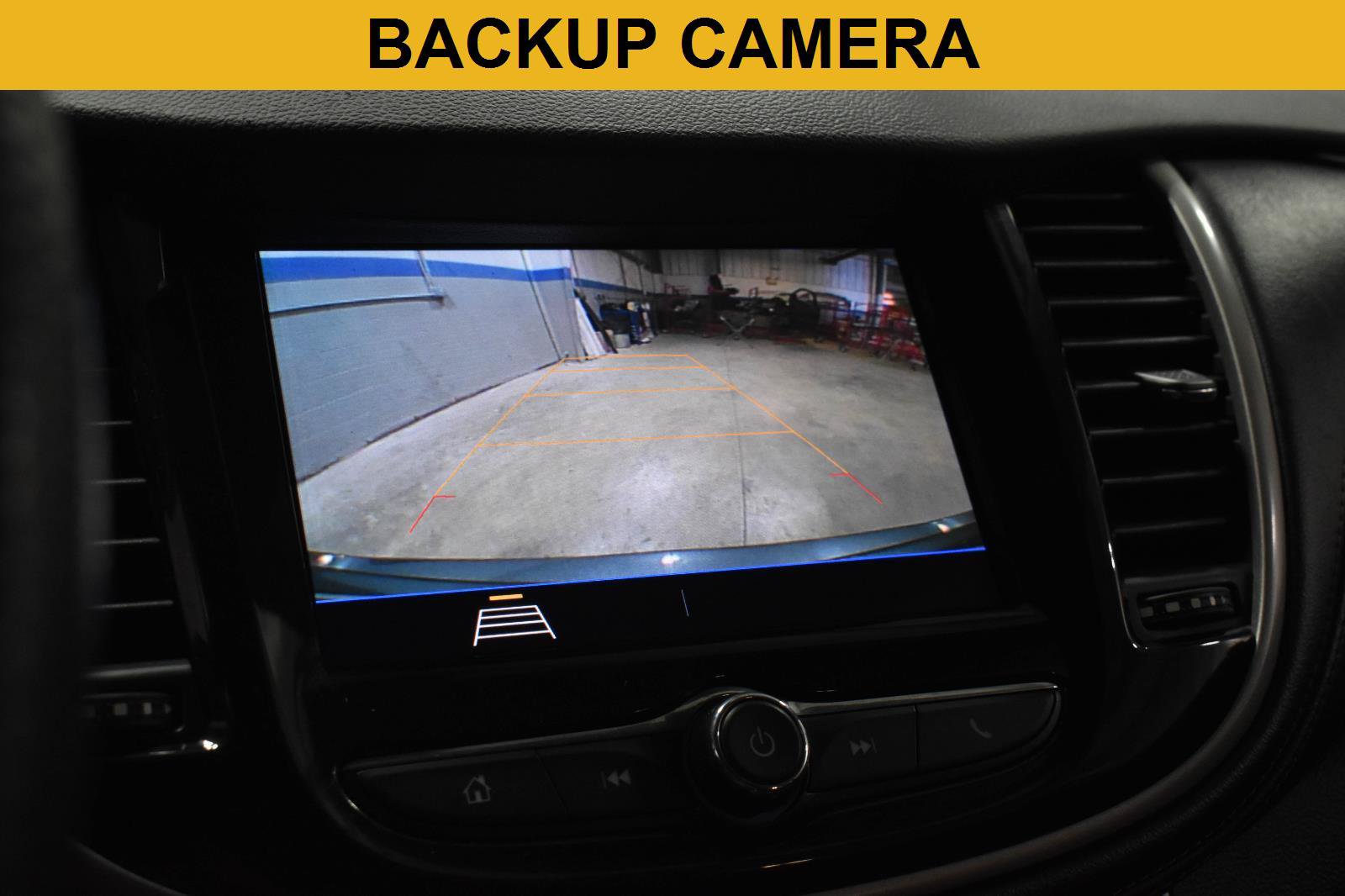 Used 2020 Chevrolet Trax LT FWD image 3