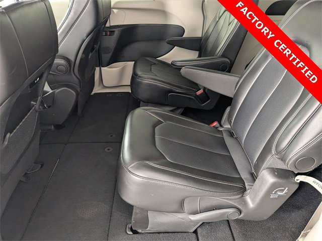 Certified 2024 Chrysler Pacifica Touring-L image 26