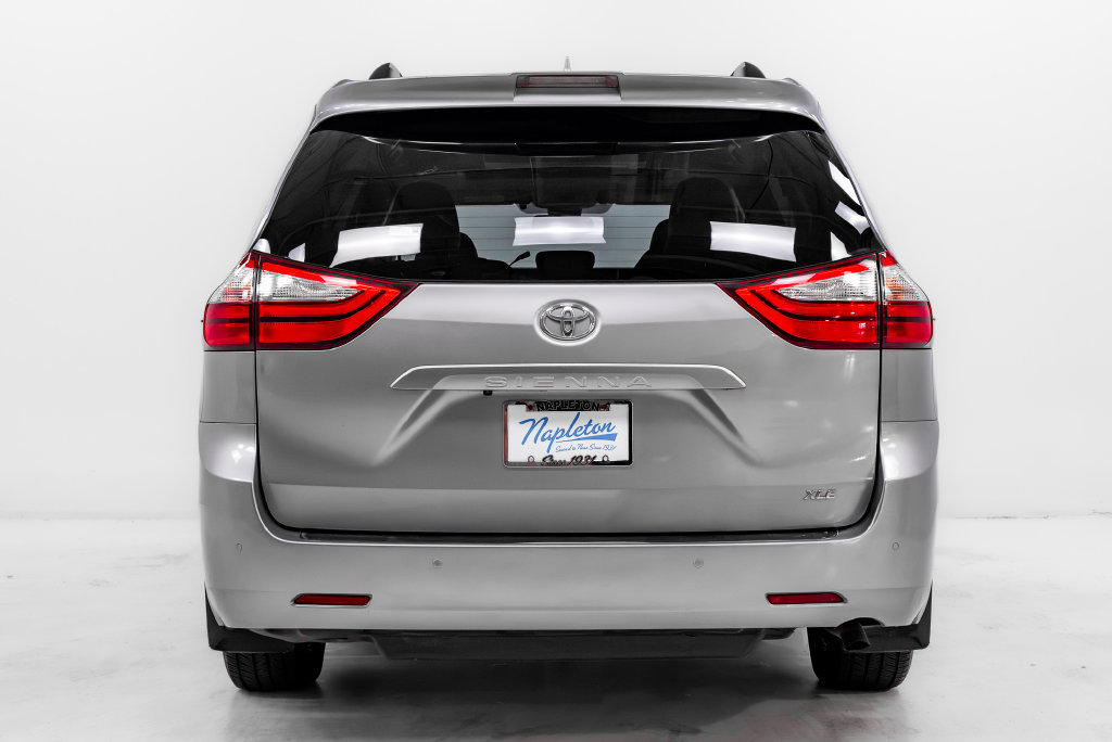 Used 2018 Toyota Sienna XLE Premium FWD image 31