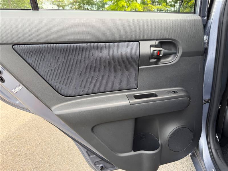 Used 2011 Scion xB FWD image 34