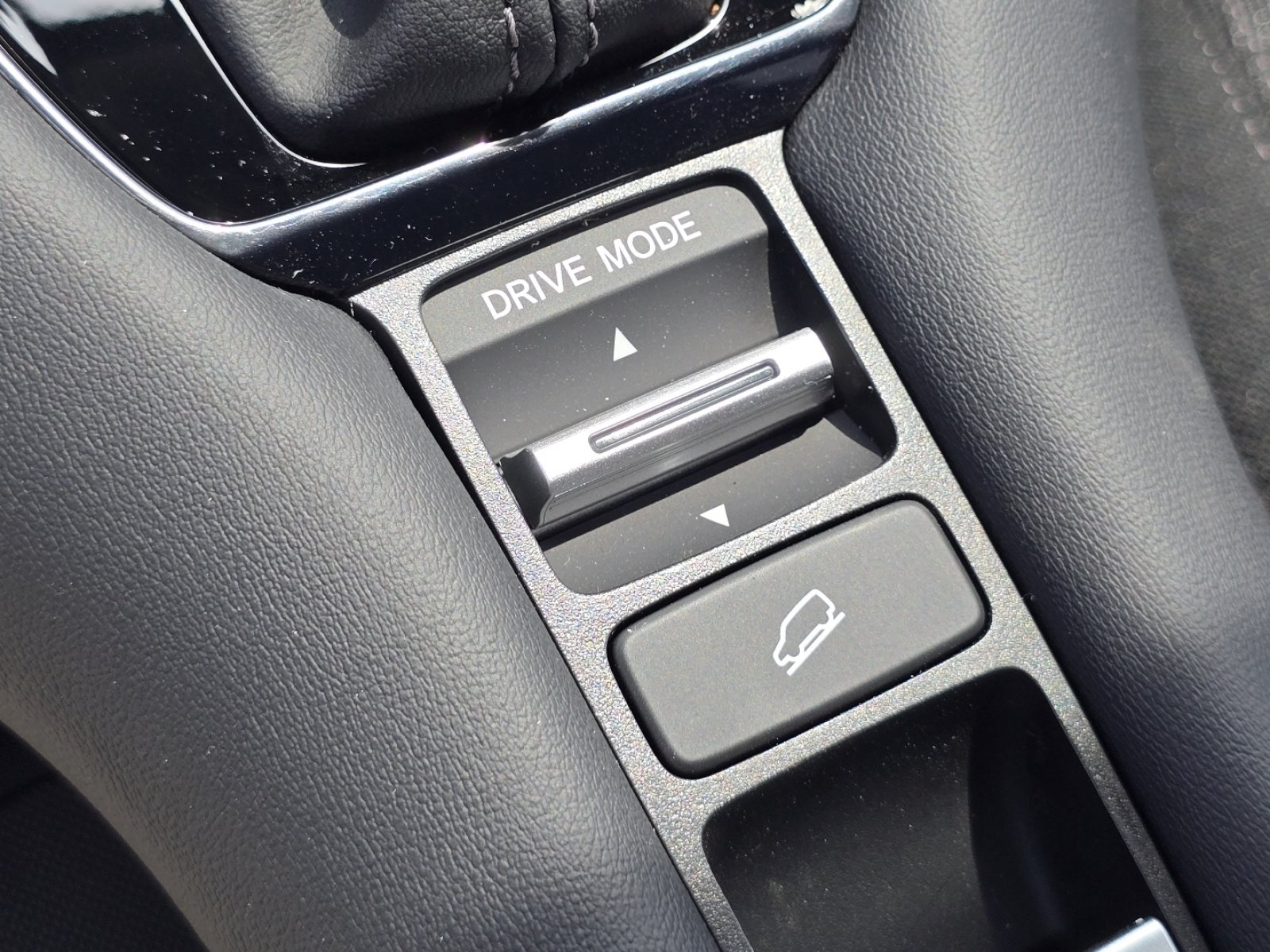 New 2027 Honda HR-V LX image 8