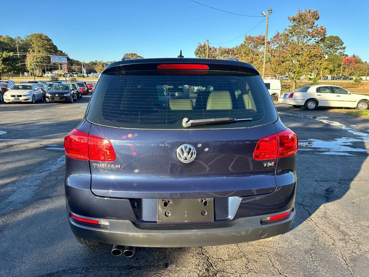 Used 2016 Volkswagen Tiguan S image 7