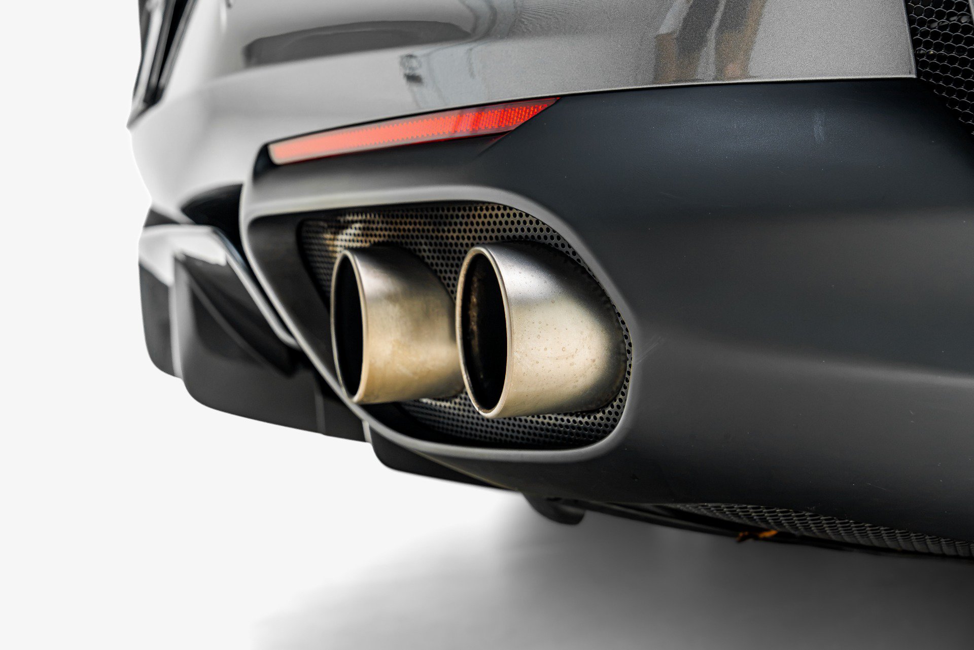 Used 2019 Ferrari 812 Superfast RWD image 29
