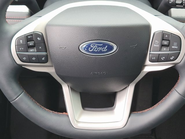 Used 2025 Ford Explorer Active w/ Active Comfort Package image 14