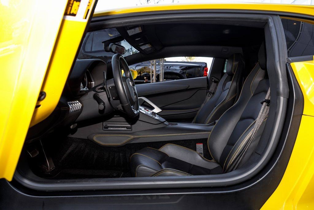 Used 2014 Lamborghini Aventador image 25