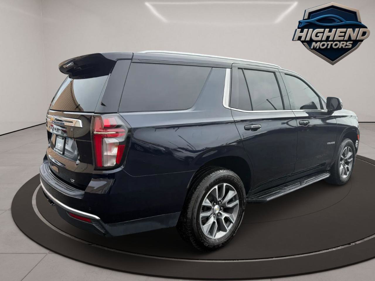 Used 2022 Chevrolet Tahoe LT w/ Luxury Package AWD/4WD image 7