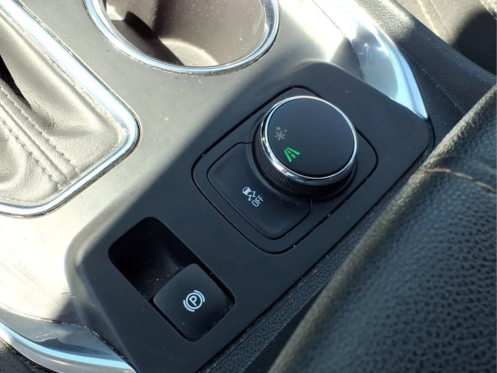 Used 2020 Chevrolet Traverse LS w/ LPO, Floor Liner Package FWD image 28