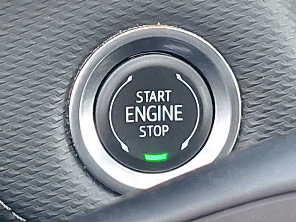 Certified 2025 Chevrolet Equinox LT w/ Convenience Package II image 29