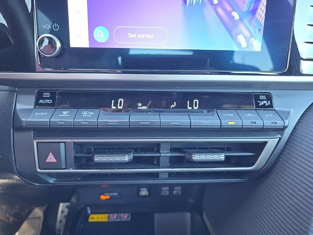 Used 2025 Toyota Camry SE FWD image 25