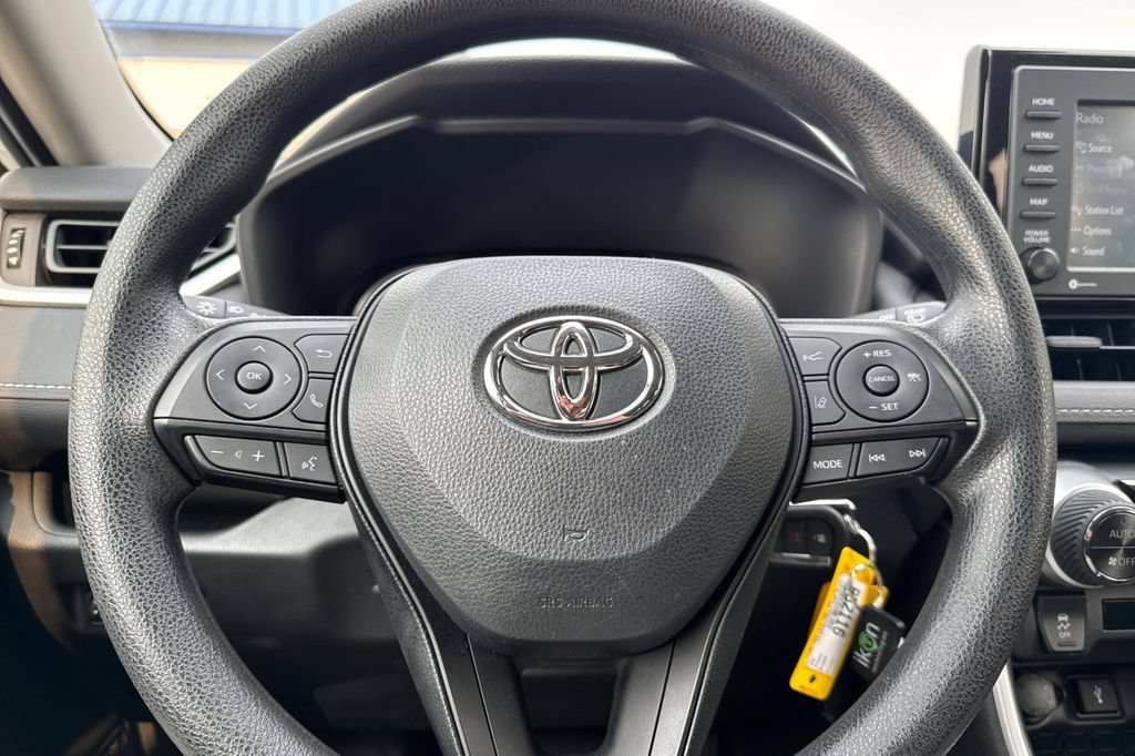 Used 2022 Toyota RAV4 LE AWD/4WD image 22