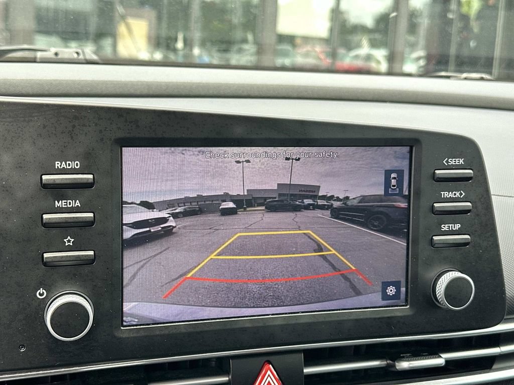 Used 2023 Hyundai Elantra SE FWD image 13