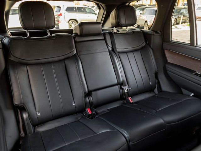 Used 2023 Land Rover Range Rover SE image 26