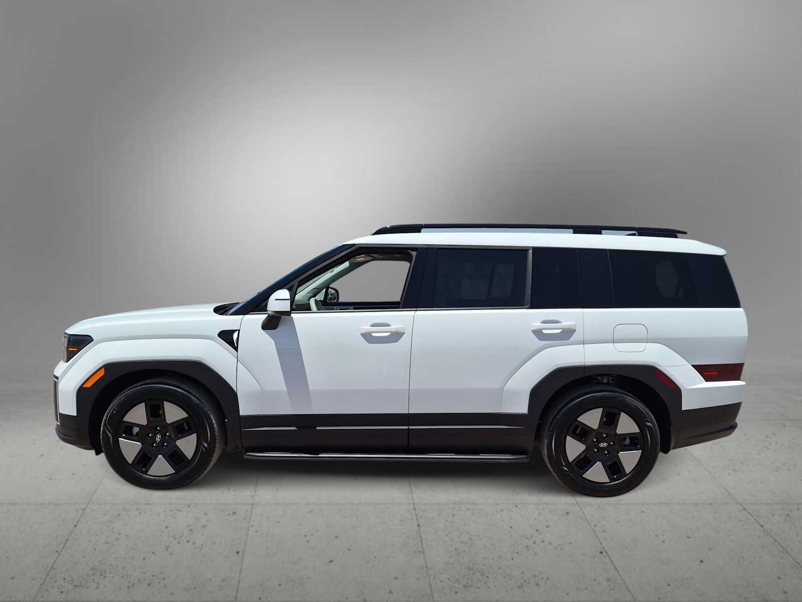 Used 2025 Hyundai Santa Fe SEL FWD image 5