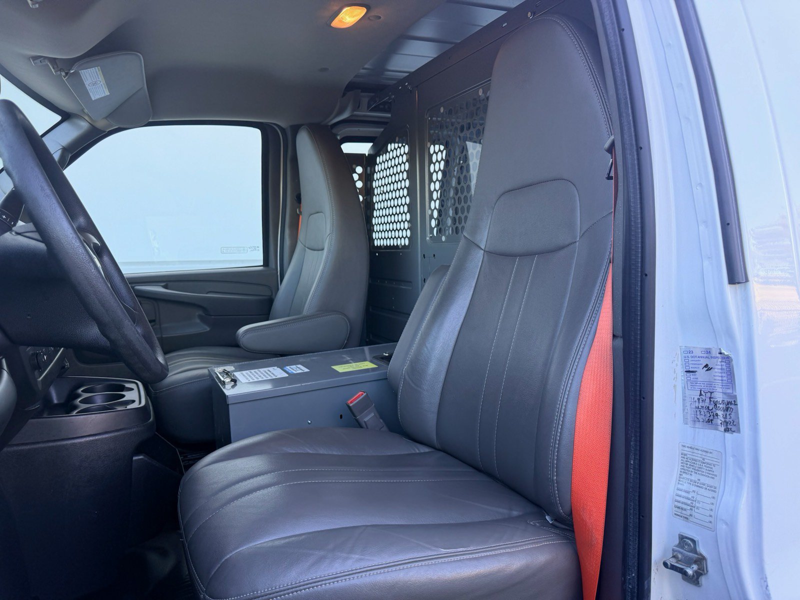 Used 2015 Chevrolet Express 2500 RWD image 34