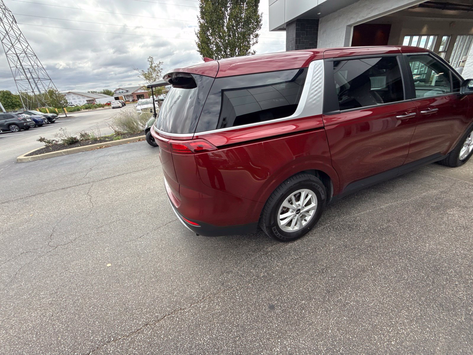 Used 2024 Kia Carnival LX FWD image 22