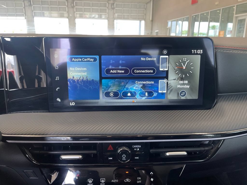 Certified 2025 Nissan Kicks SR FWD image 15