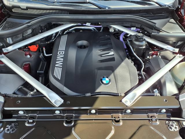 Used 2025 BMW X7 xDrive40i w/ Executive Package AWD/4WD image 3