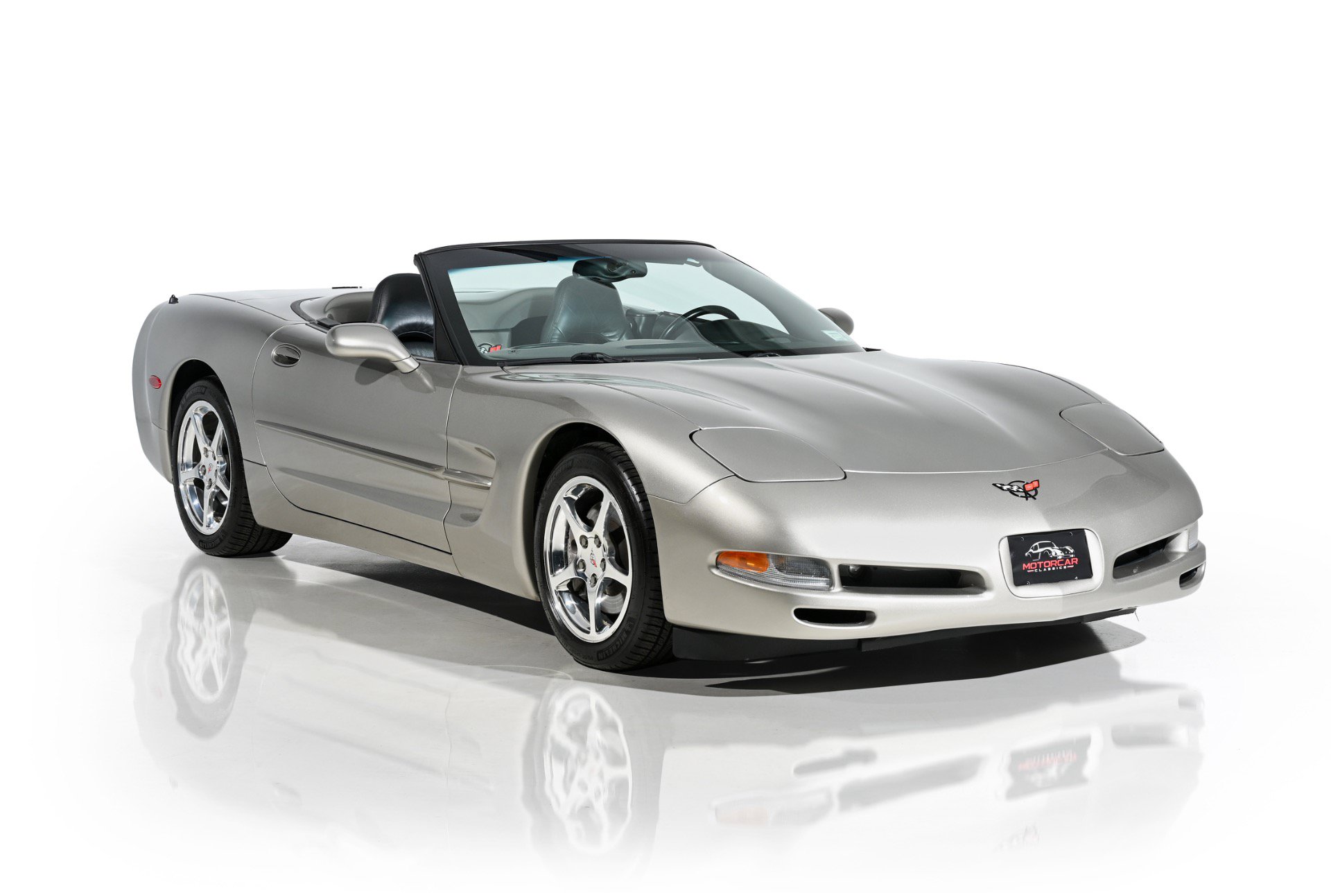 Used 2001 Chevrolet Corvette Convertible w/ Preferred Equipment Group2 RWD image 1