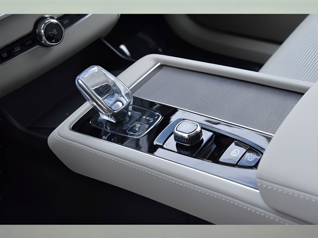 New 2026 Volvo XC90 B5 Ultra w/ Protection Package Premier image 36