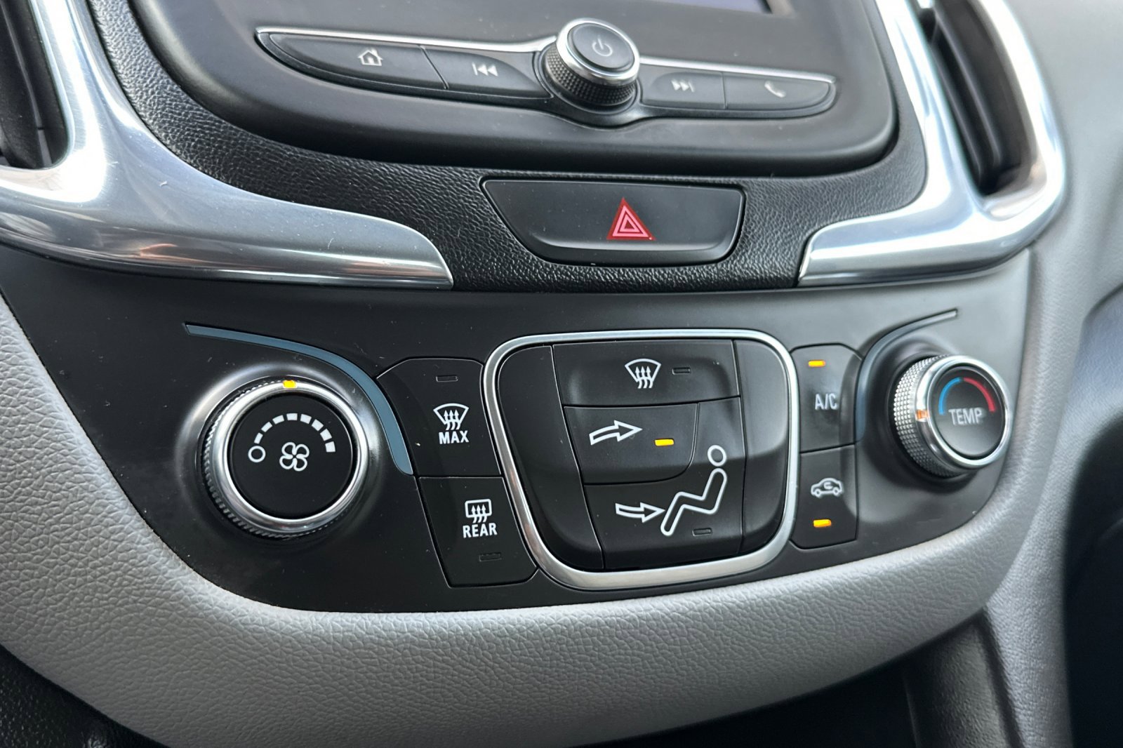 Used 2020 Chevrolet Equinox LT image 20