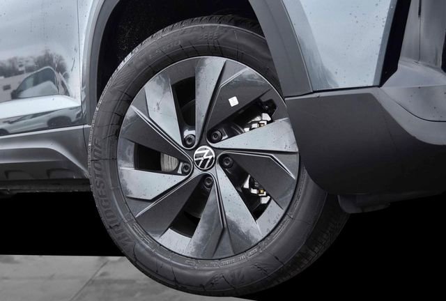 New 2026 Volkswagen Taos S image 3