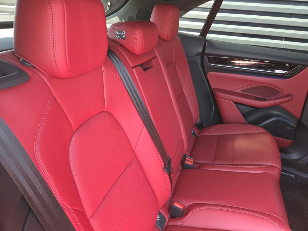 Certified 2025 Porsche Macan 4S Electric image 21