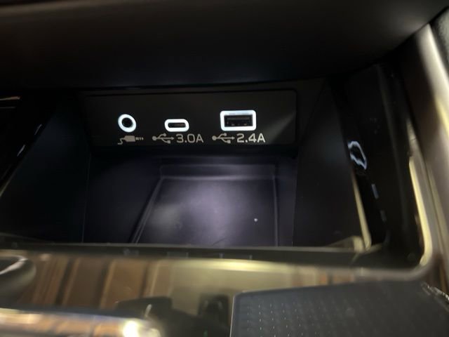 Certified 2025 Subaru Outback Limited image 33