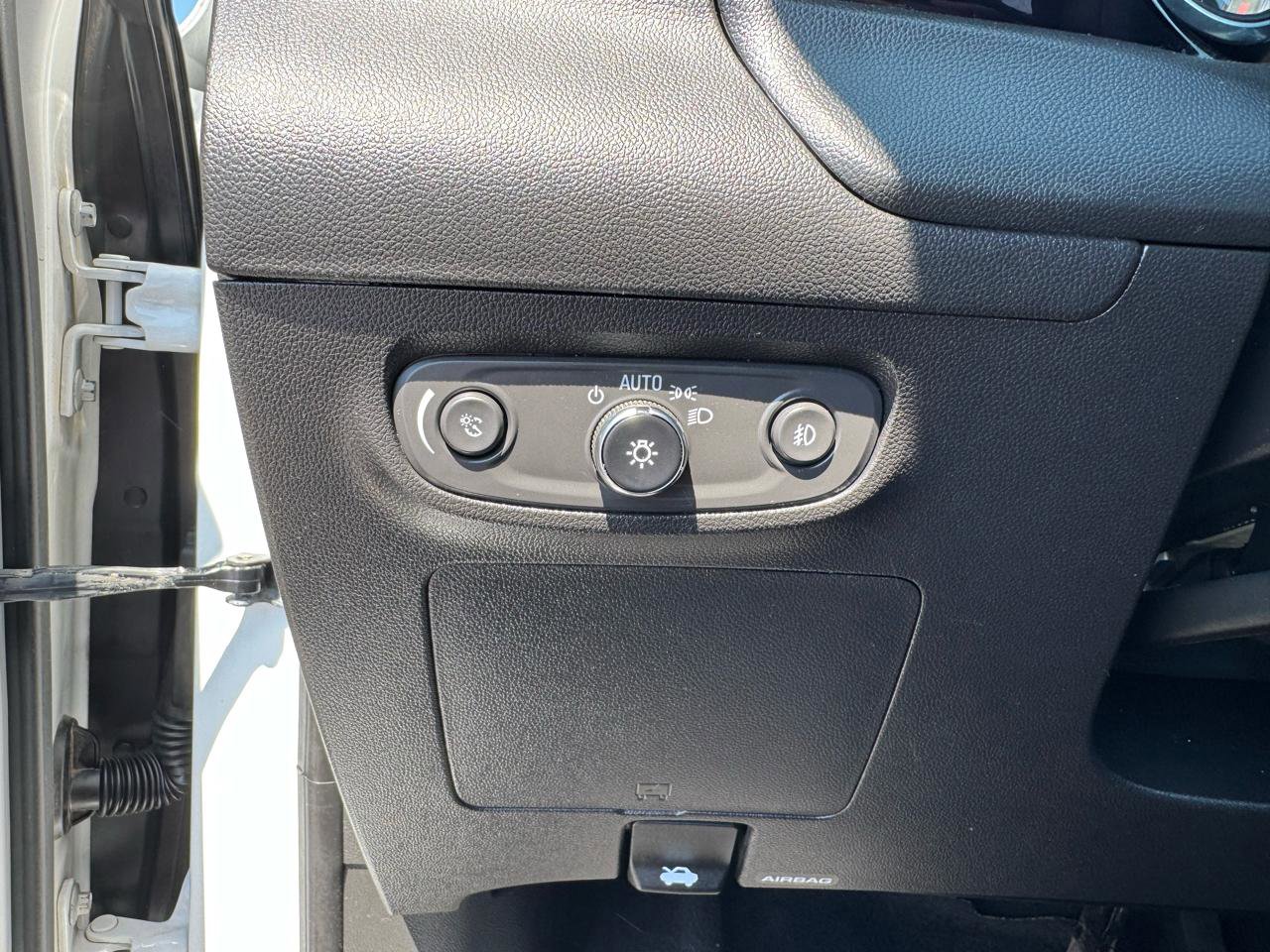 Used 2023 Buick Encore GX Select image 18