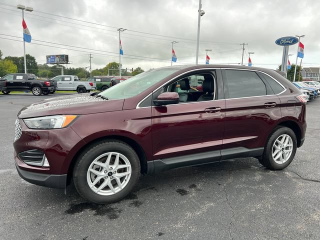 Used 2024 Ford Edge SEL w/ Convenience Package AWD/4WD image 3