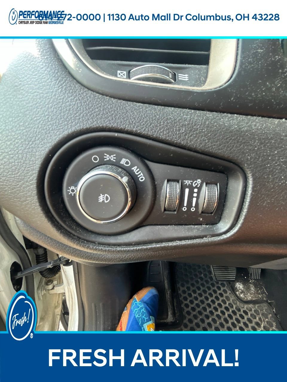 Used 2017 Jeep Renegade Latitude w/ Cold Weather Group AWD/4WD image 25