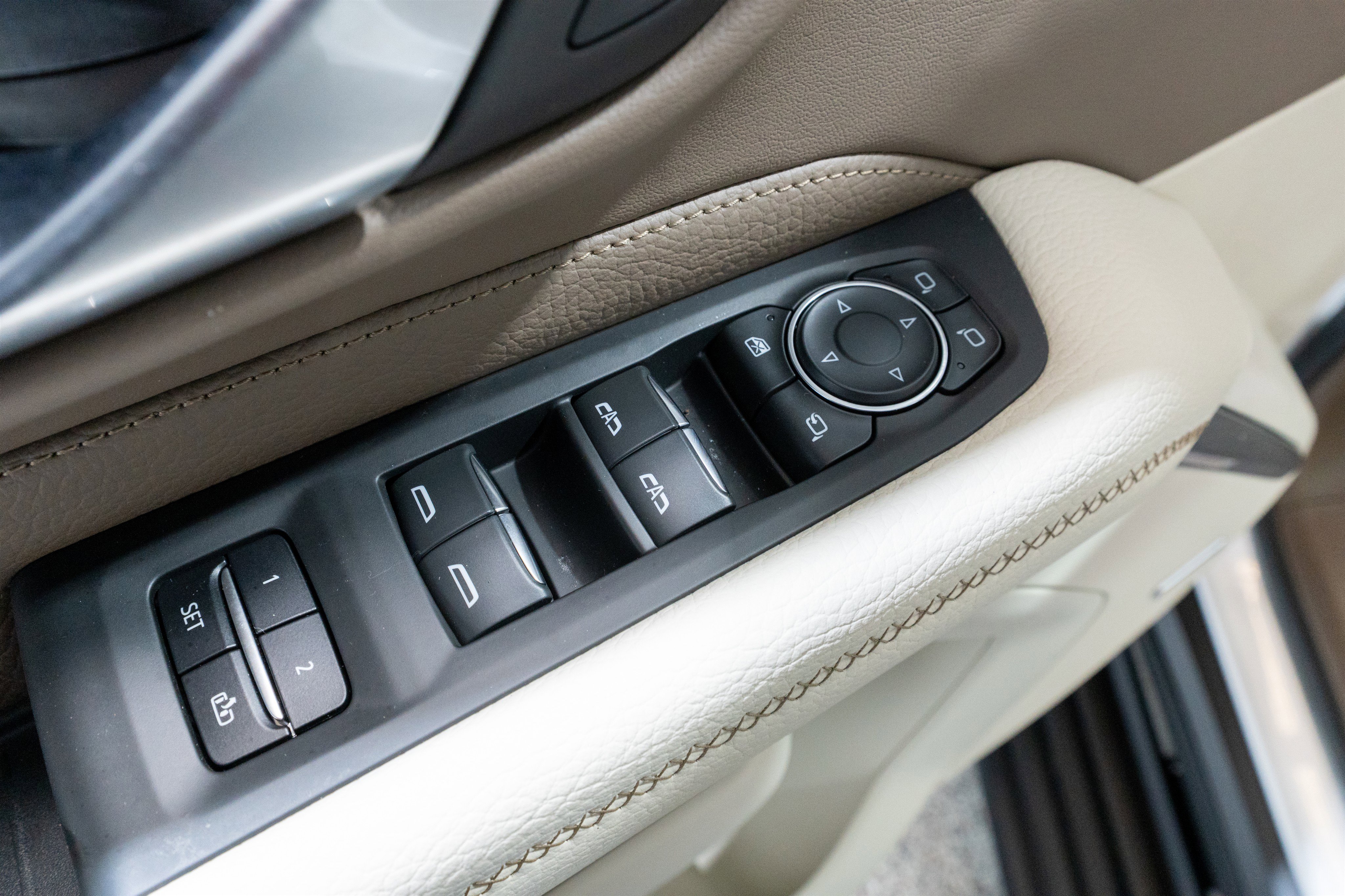 Used 2022 GMC Yukon XL Denali w/ Denali Premium Package image 15