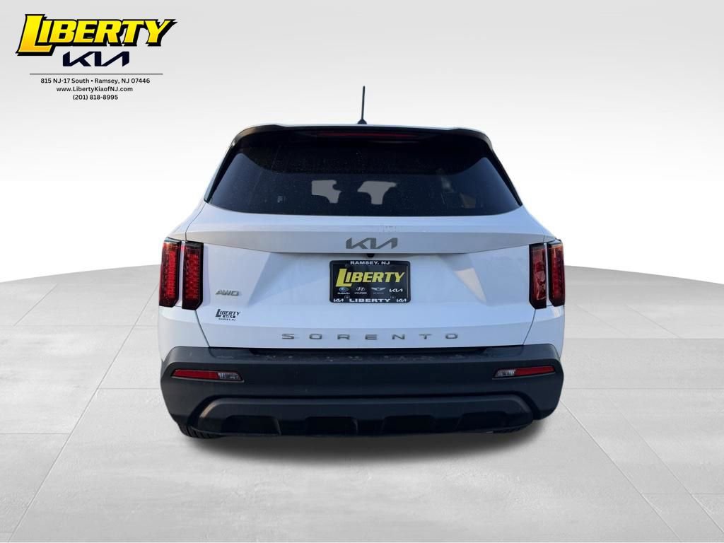 Used 2022 Kia Sorento LX image 6