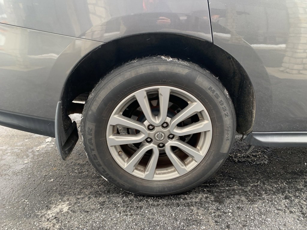 Used 2016 Nissan Pathfinder SV image 10